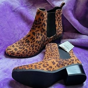 Leopard print ankle boots